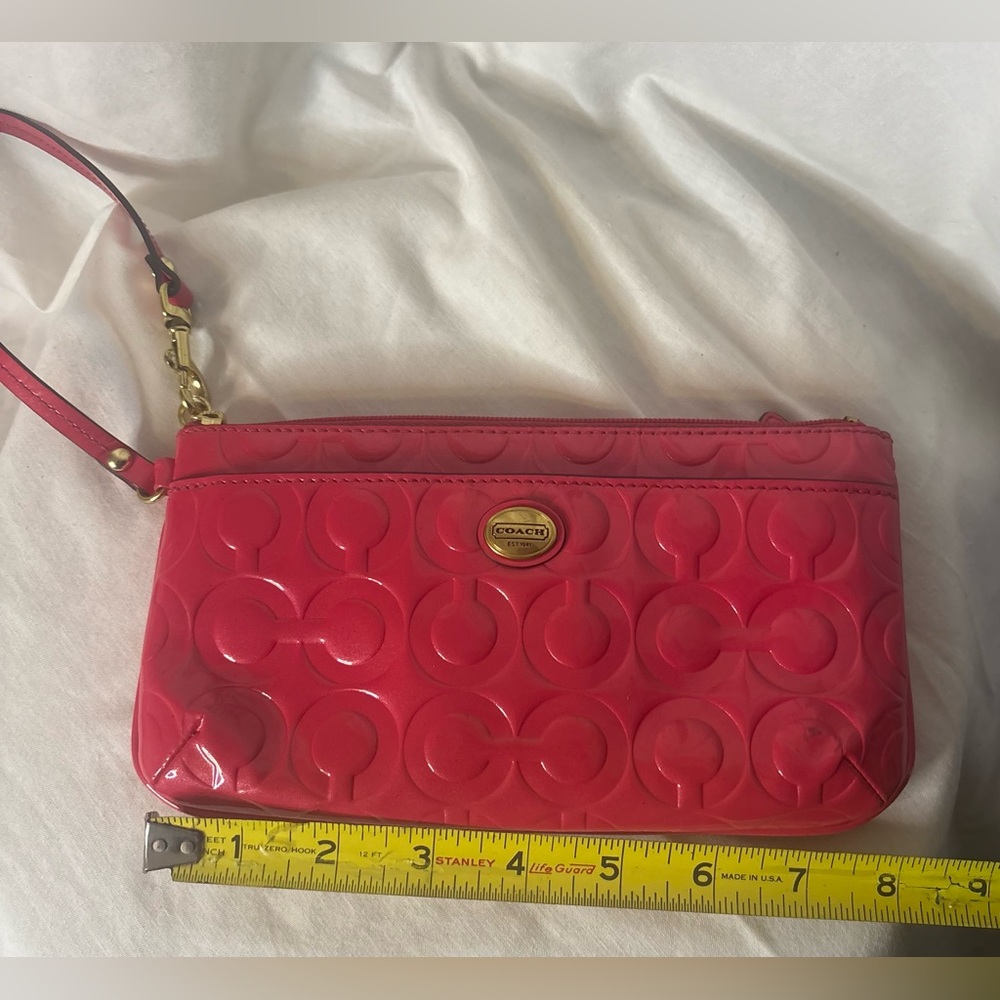 COACH Peyton Signature Embossed Patent Leather Hot Pink Wristlet Clutch Auth GUC - Picture 7 of 15